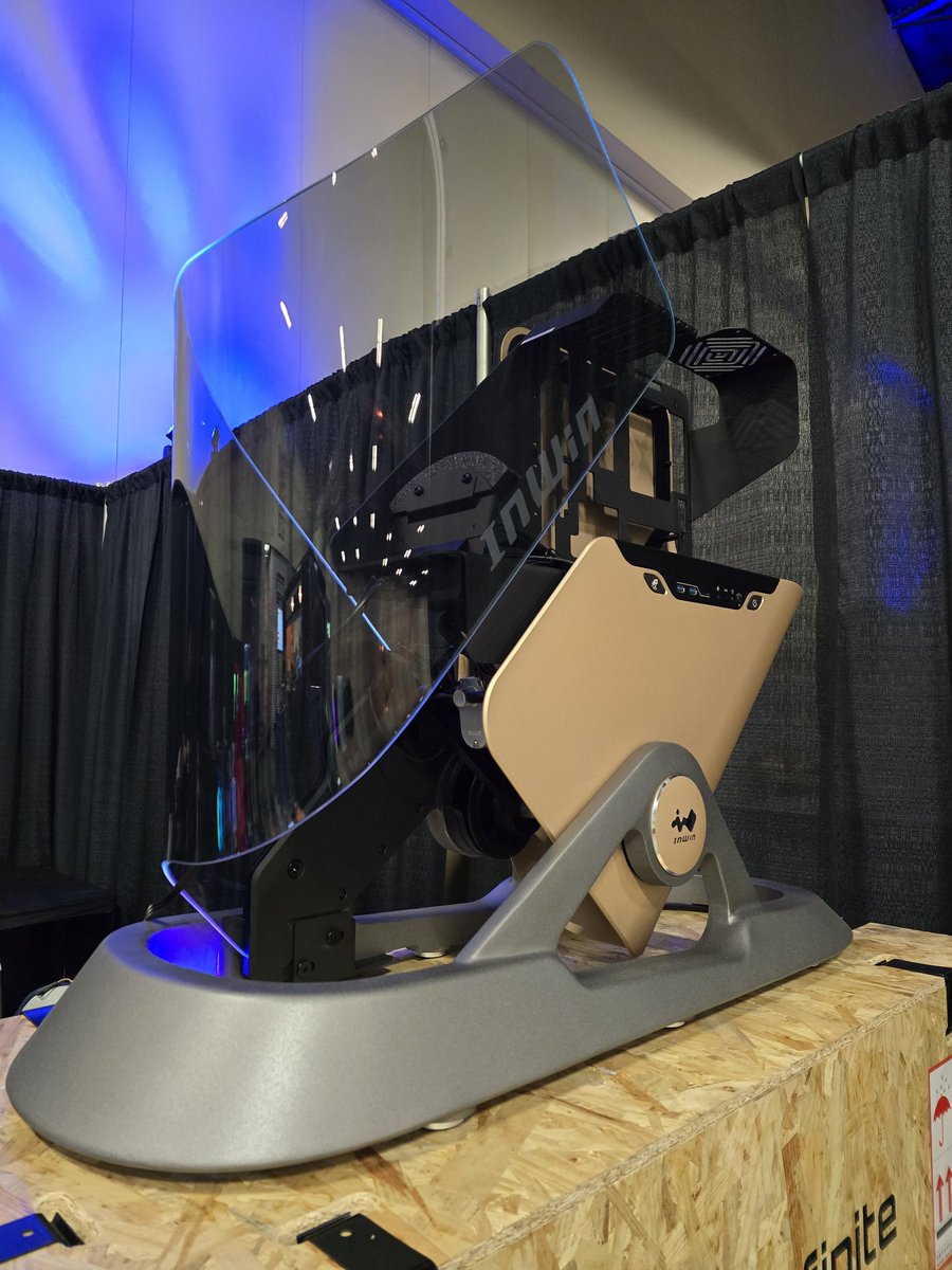 InWin's tweet photo. It's #TGIF, and #PDXLAN is here!!! If in attendance, stop by the #InWin booth to chat, see some sweet products, and win some FREE swag!!! LES GO!!! https://t.co/9EVAzeLKCe
