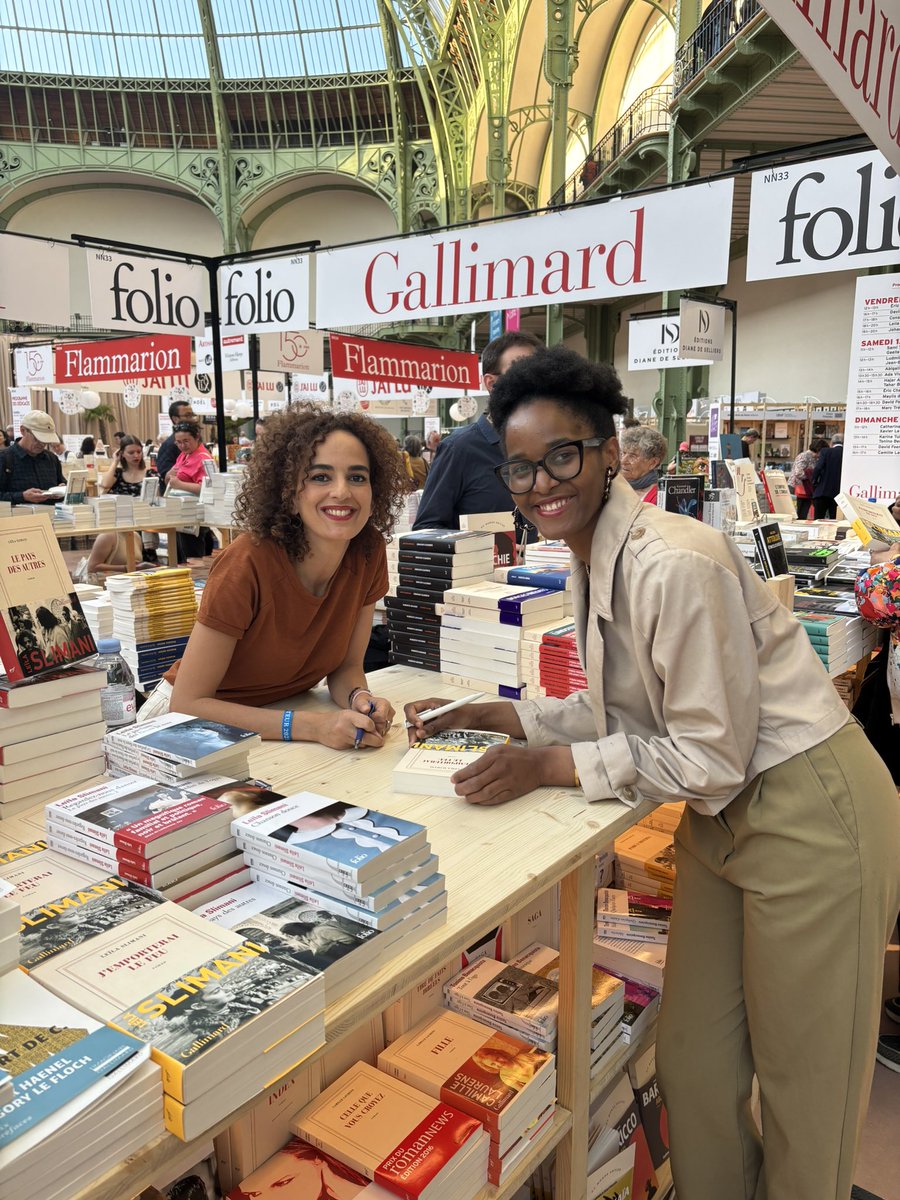 jennifer_eld's tweet photo. Festival du Livre de Paris avec Leïla Slimani, Prix Goncourt 2016 https://t.co/G6mThohAUY
