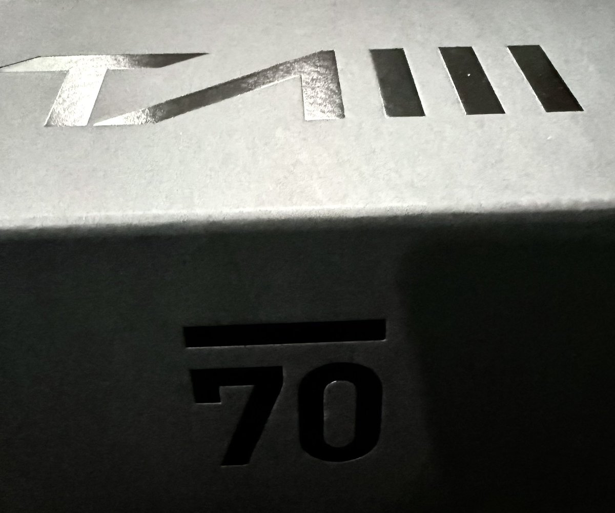 DrGeary2's tweet photo. Now this was a much anticipated unboxing!
#TAIIIV2CB 3-AW #JBV2 LW #ProV2 3w&amp;5w and #859JD @PGA_JohnDaly Driver. 
Many thanks to @Sub70 !! https://t.co/y5LLdEjGmX