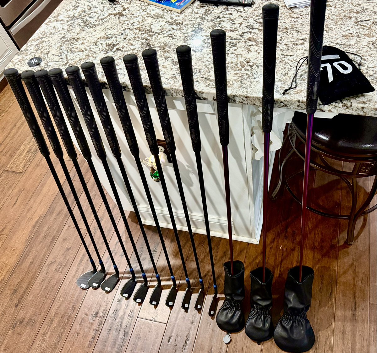 DrGeary2's tweet photo. Now this was a much anticipated unboxing!
#TAIIIV2CB 3-AW #JBV2 LW #ProV2 3w&amp;5w and #859JD @PGA_JohnDaly Driver. 
Many thanks to @Sub70 !! https://t.co/y5LLdEjGmX