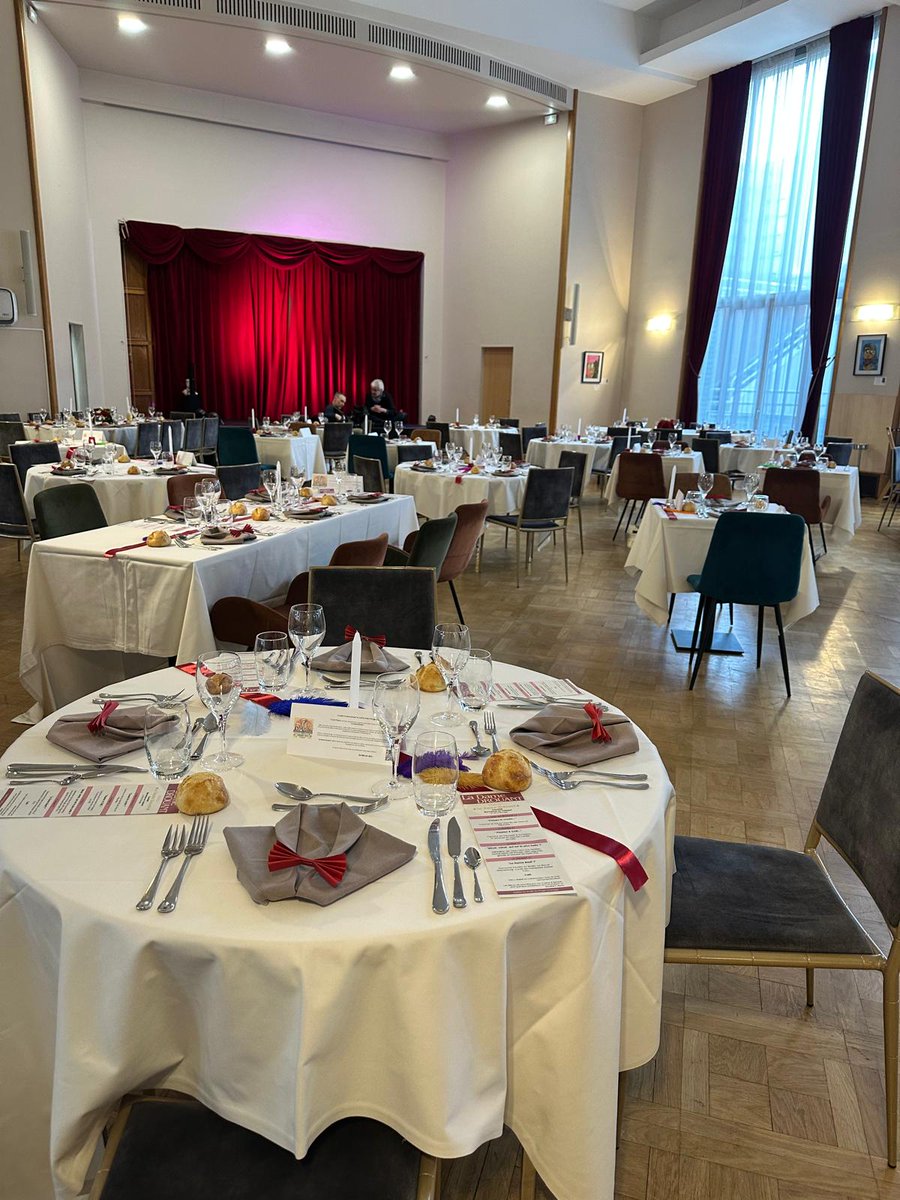 lyceejdrouant's tweet image. La @lyceejdrouant de @Academie_Paris paré de lumières hier soir pour une des dernière soirées de gala. La "dame Drouant" a rencontré un très vif succès. Bientôt le tunnel des examens et le stress qui va avec.
#inclusions
#etresoimeme