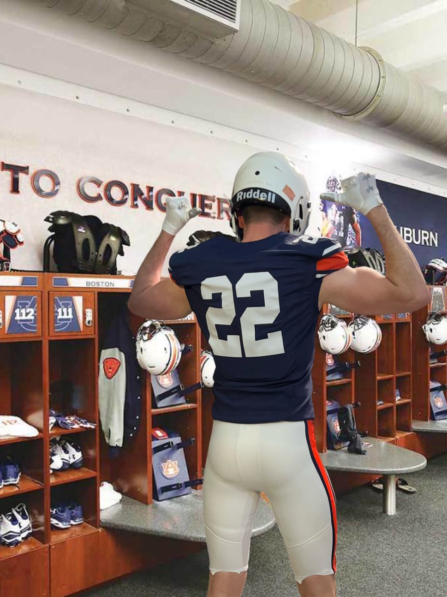 inftbluni's tweet photo. Suiting up for Football Friday … sample of some gear time. https://t.co/Tw8qOdSg6W