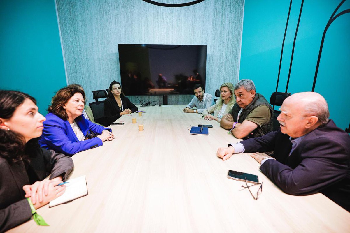 EmbEspBrasil's tweet image. A Embaixadora conversou ontem com @SebastiaoMelo sobre a inovação como motor de recuperação depois das enchentes de 2024

Destacaram o apoio da Espanha 🇪🇸 @AECID_es e @CruzRojaEsp 

Discutiram a importância de promover projetos de adaptação climática urbana

📷 César López / PMPA