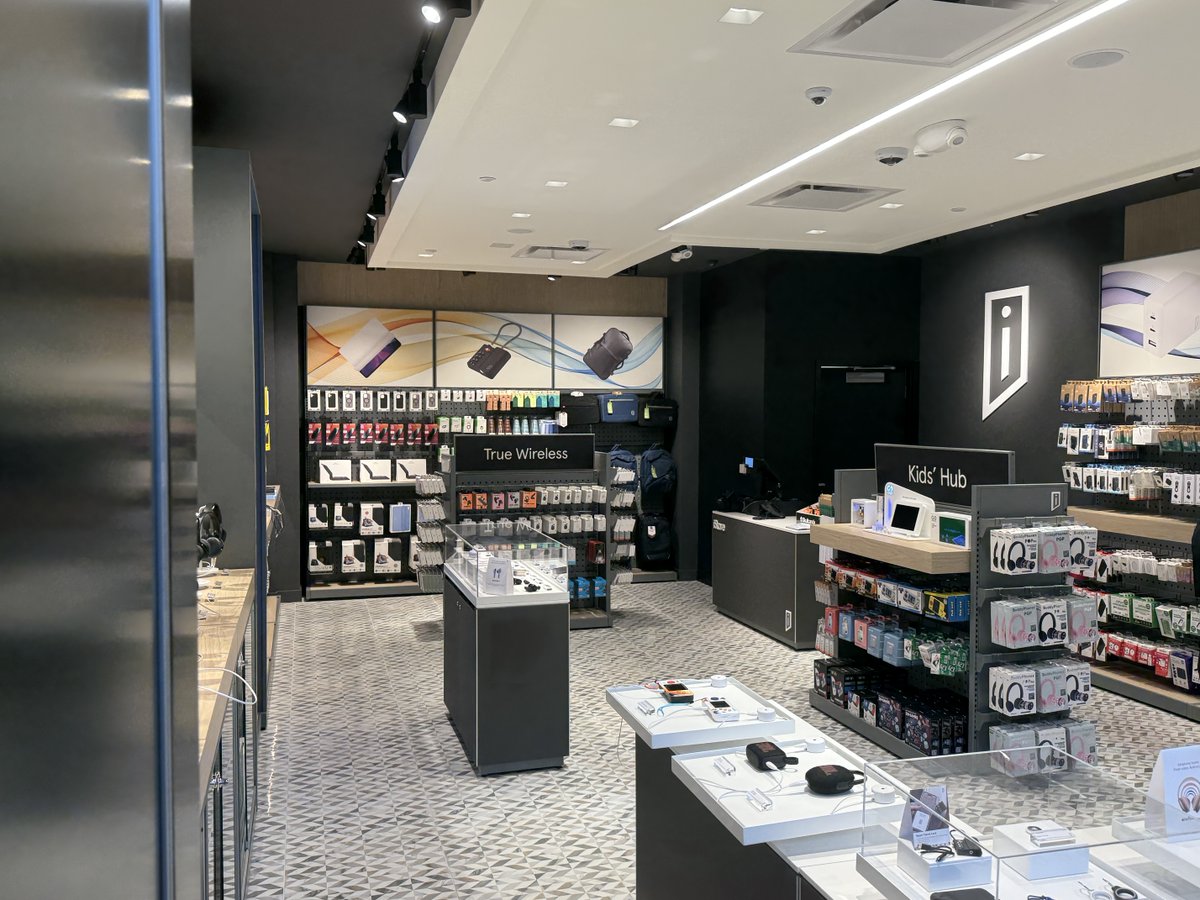 DTWeetin's tweet photo. 🎉 New store alert 🎉
iStore Express just opened today in the McNamara Terminal. Be sure to stop by for all your high-tech travel essentials.  What's your must-have tech travel essential? Share it in the comments. ⬇️
#DTWnonstop https://t.co/QbwlBWIKMo