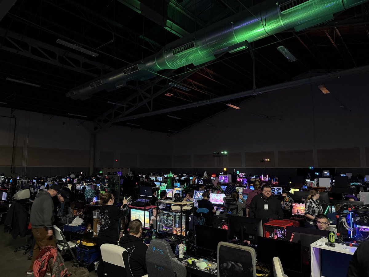 GeForce_JacobF's tweet photo. Hello #PDXLAN! ๐ Checkout some of the RTX rigs on display! ๐ https://t.co/EIzPnsbXvy