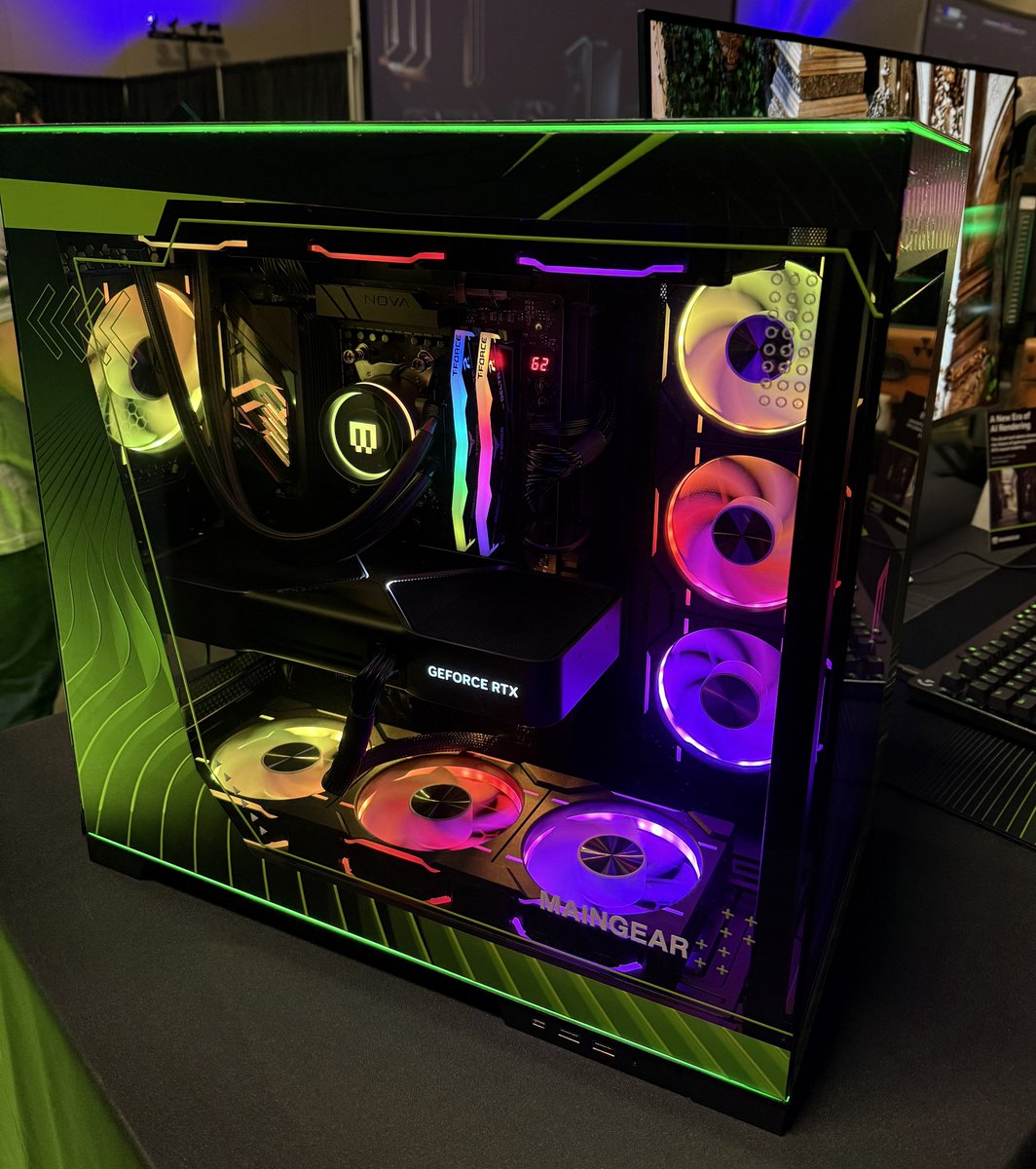 GeForce_JacobF's tweet photo. Hello #PDXLAN! ๐ Checkout some of the RTX rigs on display! ๐ https://t.co/EIzPnsbXvy