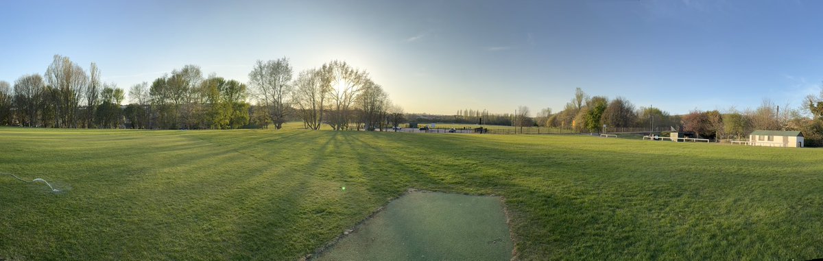 Soaking a cricket square in early April is a recipe for a dreamy Friday evening 😍