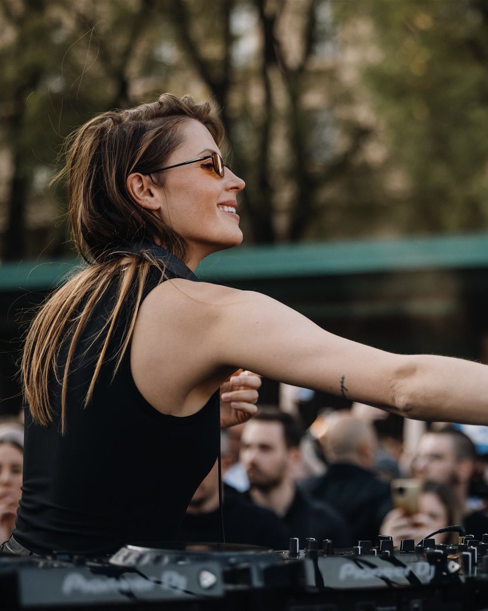 KNTXTmusic's tweet photo. Still not over it 🫠
One week ago, Charlotte de Witte lit up Milano with a surprise set that no one saw coming 💥

#KNTXT #charlottedewitte #surpriseset #Milan https://t.co/zJWC5n8yEY