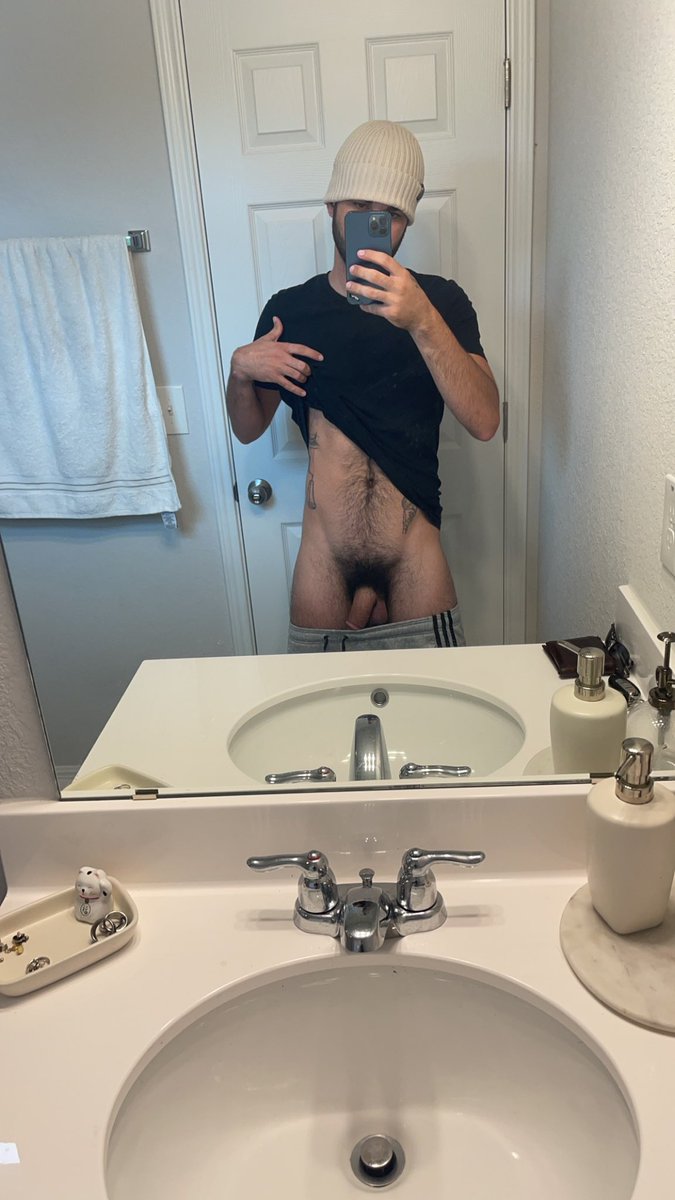 Twin_XIII's tweet photo. Anybody wanna run their tongue down my v-line #freeballing #commando #vline #malepubes #dickpic https://t.co/o1P5TywvgB