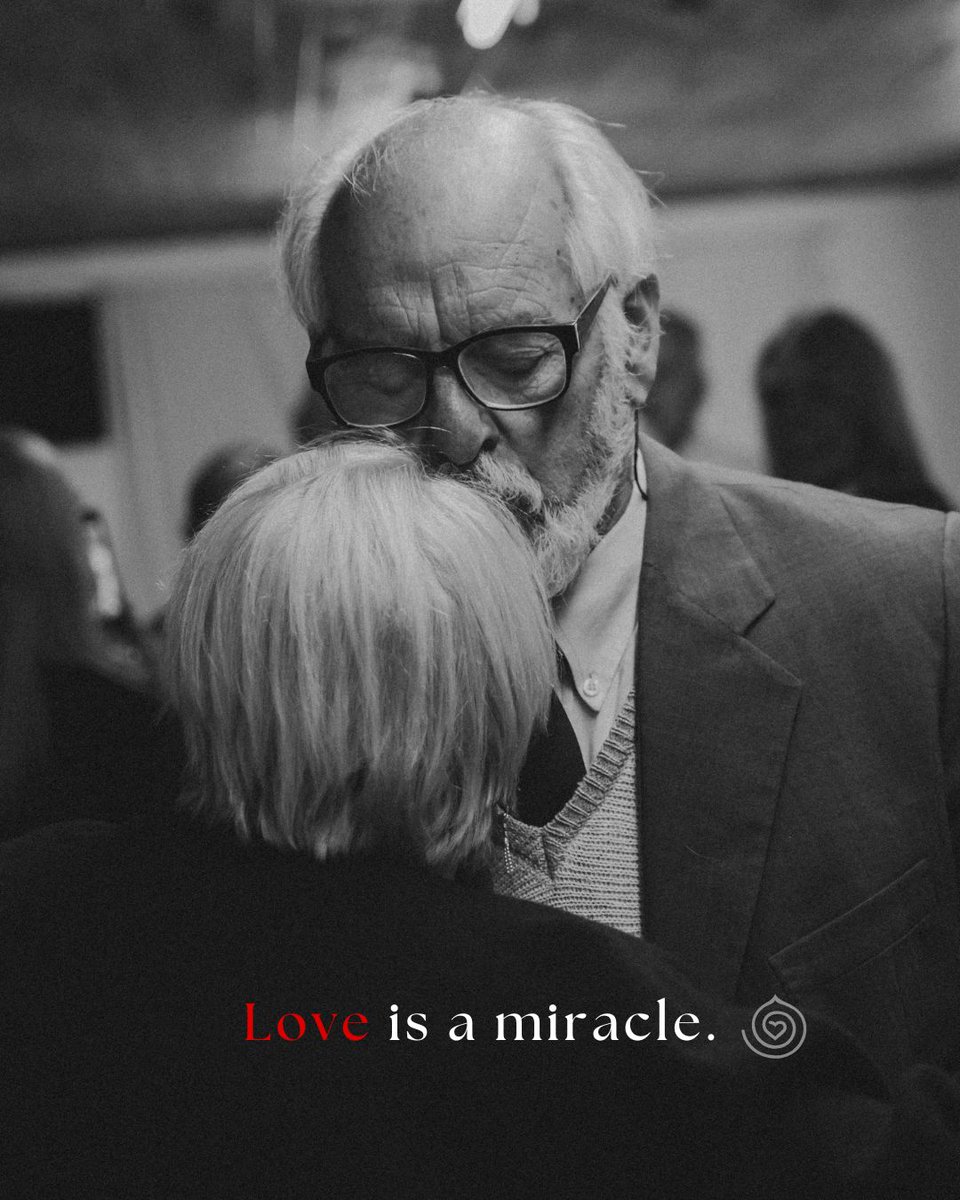 DiscHealing's tweet image. There are miracles all around us. Take a moment today to be grateful.💚
#Positivity #EmotionCode #BodyCode #Present