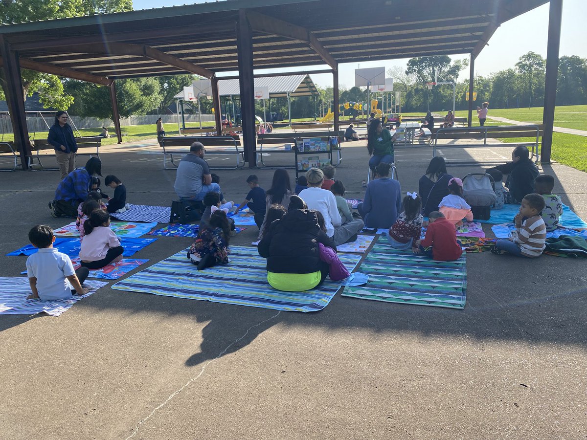 BBEPREK's tweet photo. Books, blankets, and big smiles! Our BBE PreK reading picnic was a storytime dream come true. Nothing better than sunshine + storybooks!

@FBISDEarlyChild @booksprintatx @fortbendisd @BBE_Bullfrogs #prekisFundamental https://t.co/nCZfqPznBf