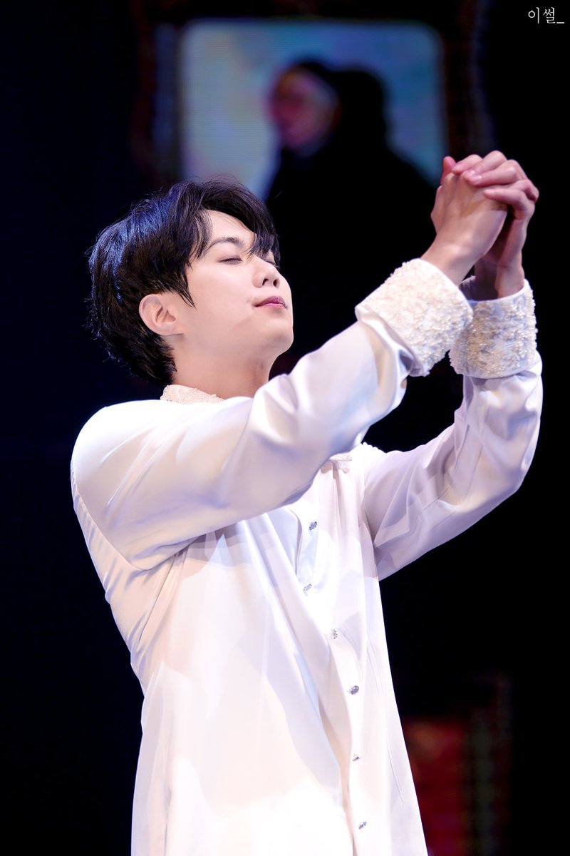 Yissull_Photo's tweet photo. 250409 도리안 그레이 커튼콜; #유현석 도리안 https://t.co/kS7GCaQWrg