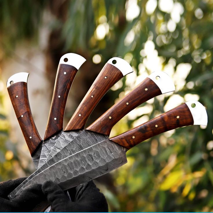 EDCCARRY1's tweet photo. For Sale. Hand-Crafted Damascus steel Chef knife set. We ship worldwide! Reach out for more details and to place your order.
#USA #usaknives #usatoday #CHEF1 #chefknife #chefknifes #chefset #ColoradoBuffaloes #cheflife  #kitchenset #kitchens #kitchenware #knifeporn #Chef #Kitchen https://t.co/rEuTYeZU55