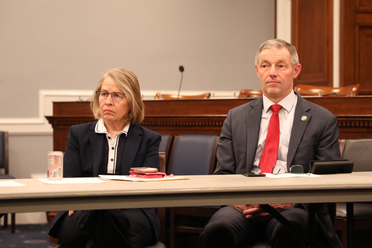 GOPDoctors's tweet image. Yesterday, the GOP Doctors Caucus hosted White House officials Vince Haley, Director of the Domestic Policy Council of the United States, Theo Merkel, Special Assistant to the President for Domestic Policy, and Corey Ensslin, the Director for Health Policy, to discuss the…