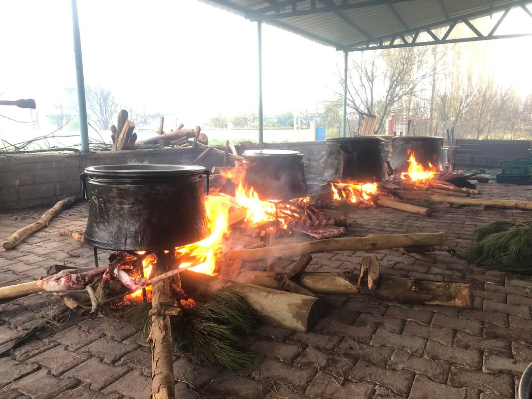 Kıreli mahallemizde düzenlenen yağmur ve şükür duası programına Ak Parti ve M.H.P ilçe Başkanlarımız, yönetim kurulu üyelerimiz ve belediye meclis üyelerimizle birlikte katılım Emeği geçenlerden Allah razı olsun.
Rabbim rahmetini bereketini üzerimizden eksik etmesin.