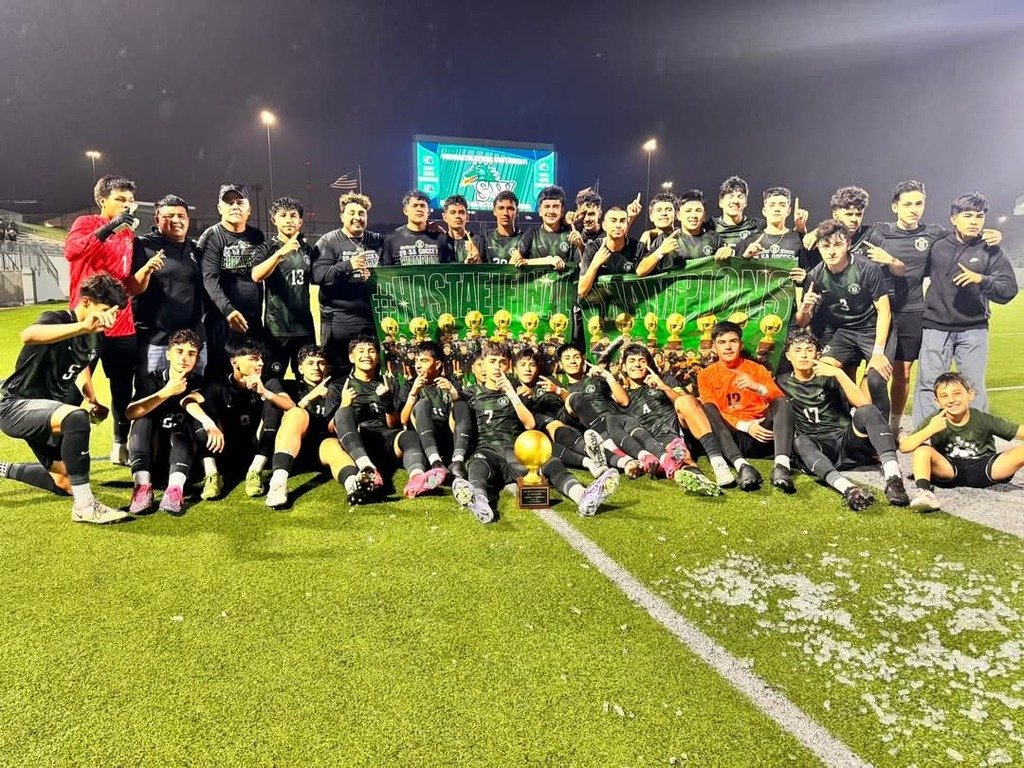 swisd_sco's tweet photo. Join us in cheering on the Southwest Dragon Soccer team as the head to Georgetown to battle Walnut Grove for the State Title! Let's Go, Dragons! πβ½οΈπ€
#HastaElFinal
#swisdexperience https://t.co/9UayoFxpKS