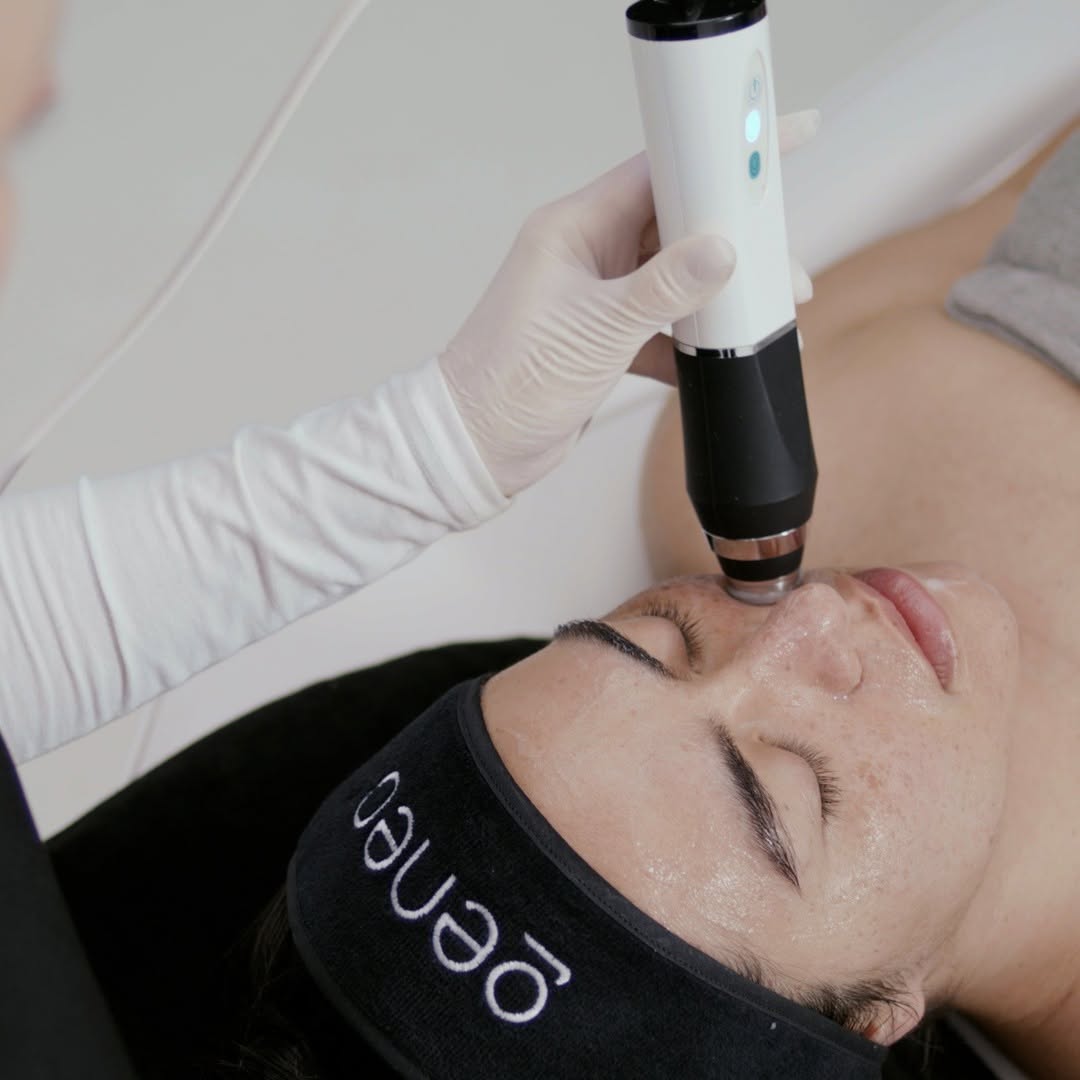Marquette friends, this is your sign to get that glow! ✨

If you haven’t tried the Glo2 Facial at @lakeshoreskinandbody yet, you’re seriously missing out. Step two of this game-changing facial—LUX Lite Ultrasound—takes things to the next level. 😉

📸 : Lakeshore Skin + Body