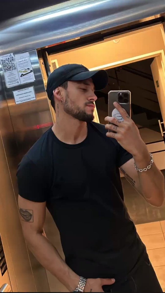 Nico (@kjskr_) on Twitter photo 