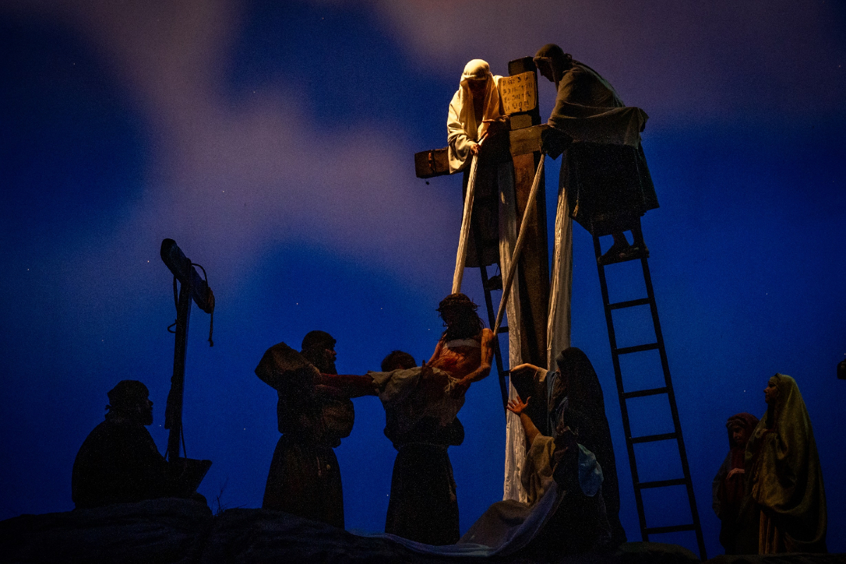 passiodecervera's tweet image. Arriba el final... No et quedis sense viure-ho! 🎭
Les darreres representacions de La Passió de Cervera ja són aquí.
🗓️Dissabte 12 i divendres 18
Vine a sentir i emocionar-te amb una de les tradicions teatrals més emblemàtiques del nostre país
Entrades a 🔗lapassiodecervera.com