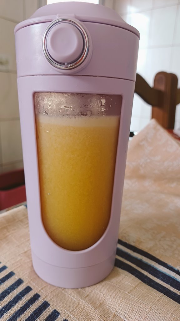 Lucas_Cilli's tweet photo. Cara acho q explodirei toy bebendo um copao de suco de maracuja apos beber uma lata de monster pessego hummmmm..... Enfim equilibrio é tudo https://t.co/ihcm5rSFQ3