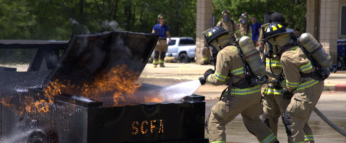 SCStateFire's tweet image. THIS WEEK: Our #SCFA recruits engaged in training focused on techniques for extinguishing car fires.

Check back next week for a video!

#SCStateFire #SCFARecruits #FireFighter