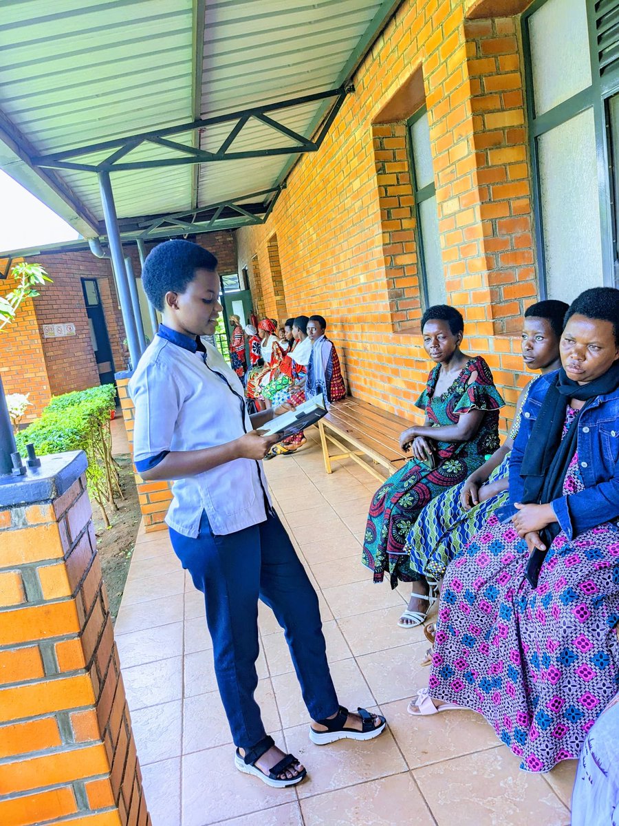 nmsar_rwamagana's tweet photo. #Malariawareness 
Today, NMSAR rwamagana with it's menya urinde ubuzima program participated in malaria awareness at @Rwinkwavuhc, this program keep the public aware about different communicable and non communicable diseases, even tropical diseases. https://t.co/Jjq7bysYso