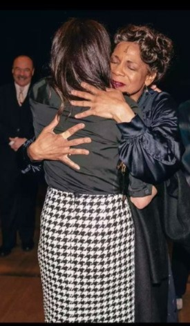 DBrown99944's tweet image. Meghan Sussex and Audra McDonald - my heart🥹💕

#Gypsy #Broadway #womensupportingwomen