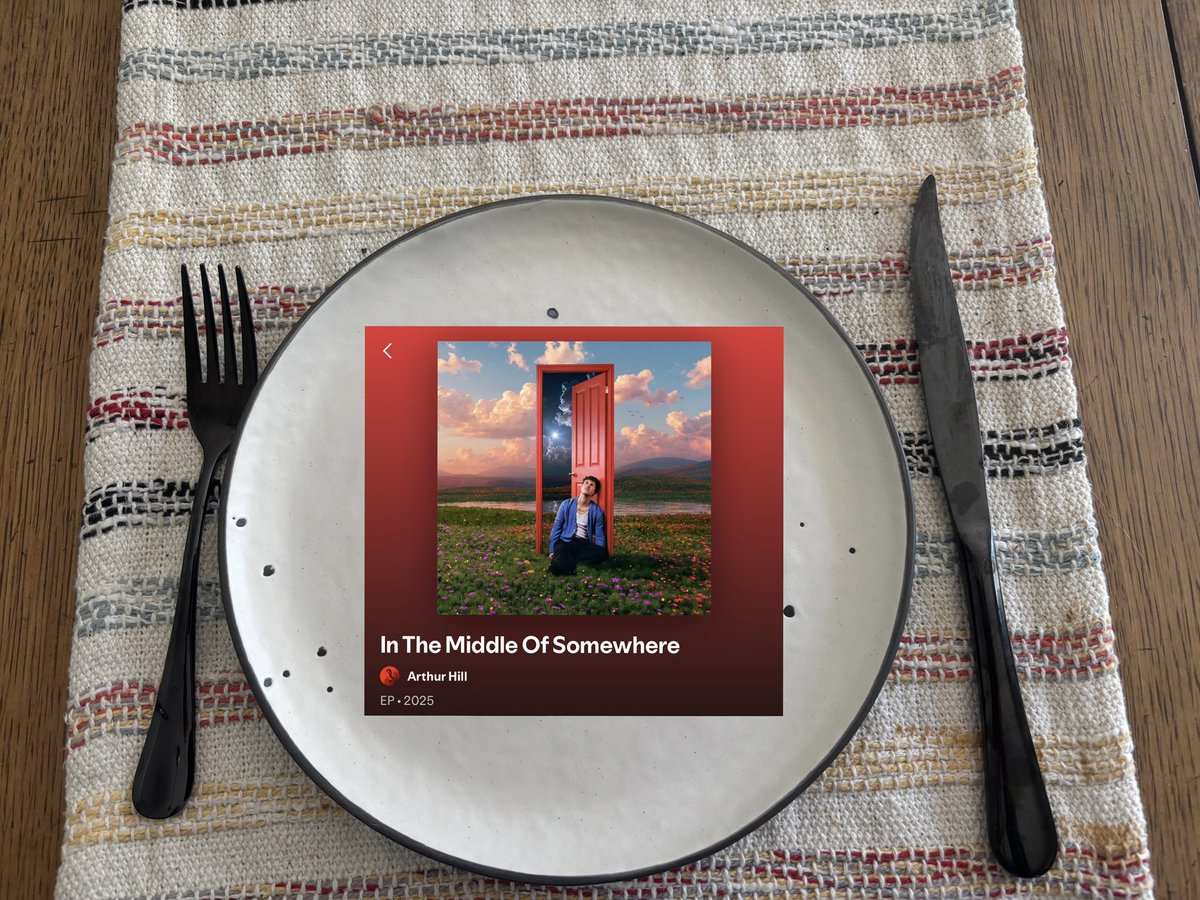 fizzimble's tweet photo. arthur hill might have nothing on his plate tonight but i have a feast https://t.co/Q0SOYorn7V