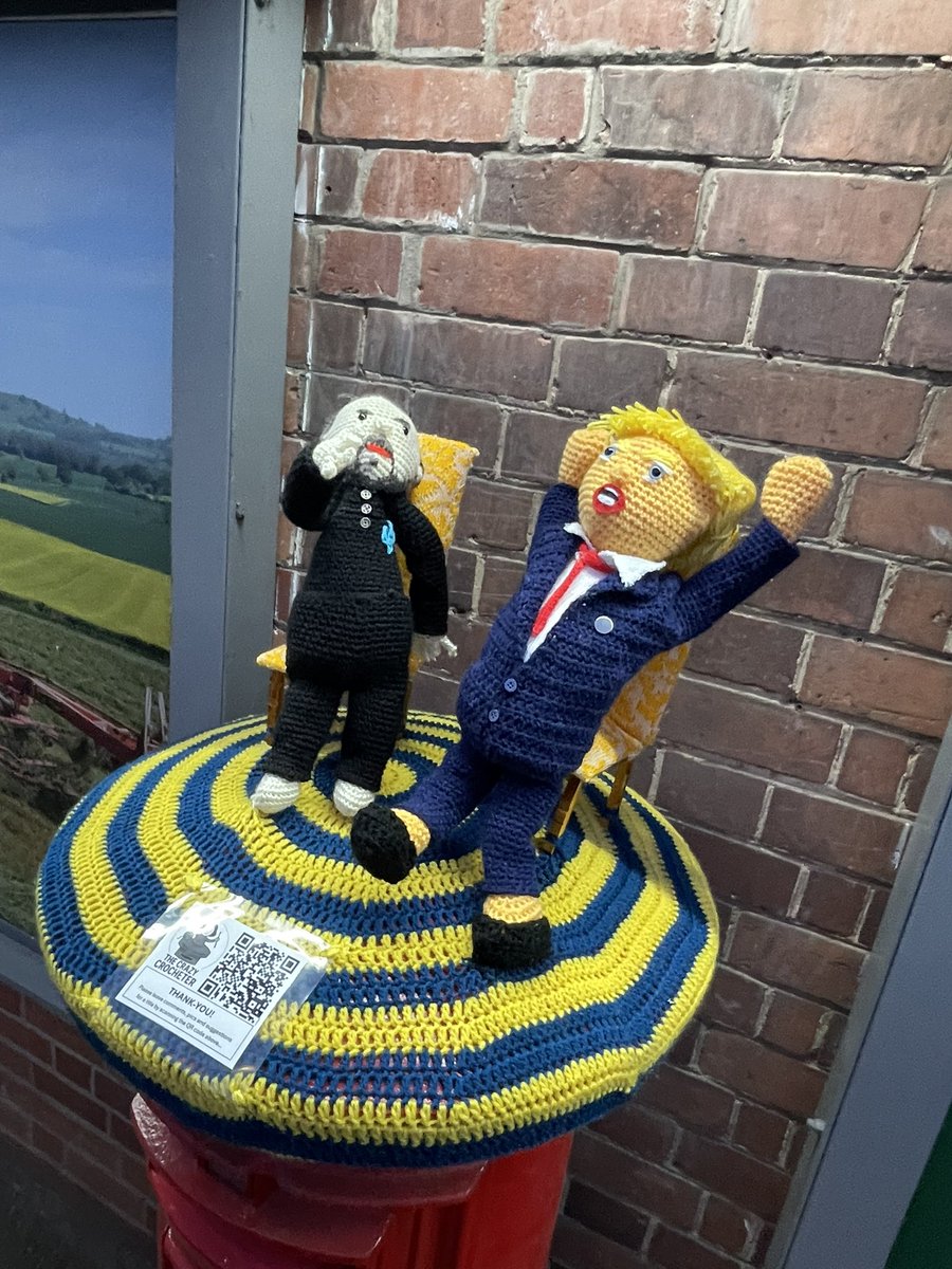ajaysmithathome's tweet photo. @AntiTrumpCanada we feel the same over the pond. Here in leafy England is a quaint postbox topper of Trûmp smâckĩng Zéłêñşķyy in the Oval… https://t.co/4LnBZ9ckVp