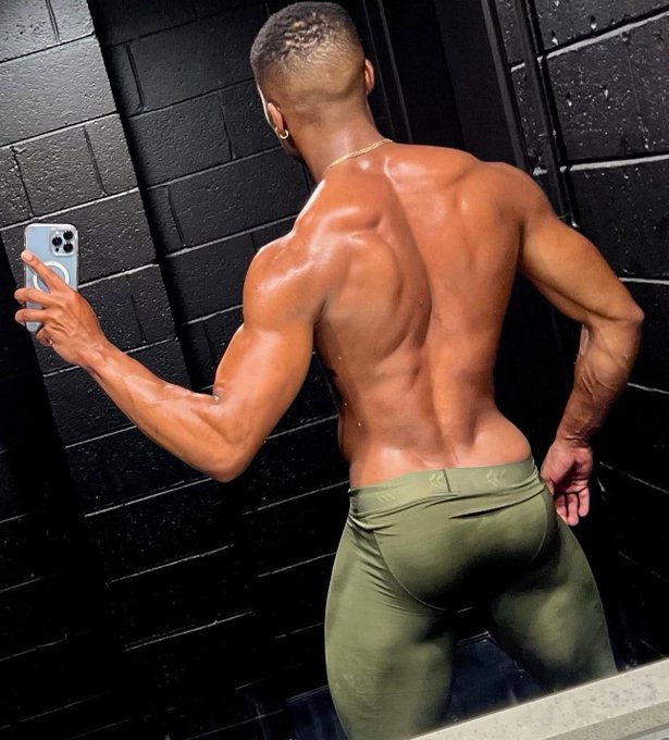 Watch the mother fucking body 🚀's leaked NSFW photo on TwXstars