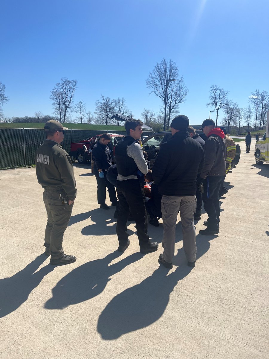 DelawareAreaCC's tweet photo. Criminal Justice and Fire Service students collaborated in a simulated crash scene training on Tuesday. Injured victims, an OVI driver, and real-time response tactics made for powerful hands-on learning. #DACCPride https://t.co/C6e2bHiO8i