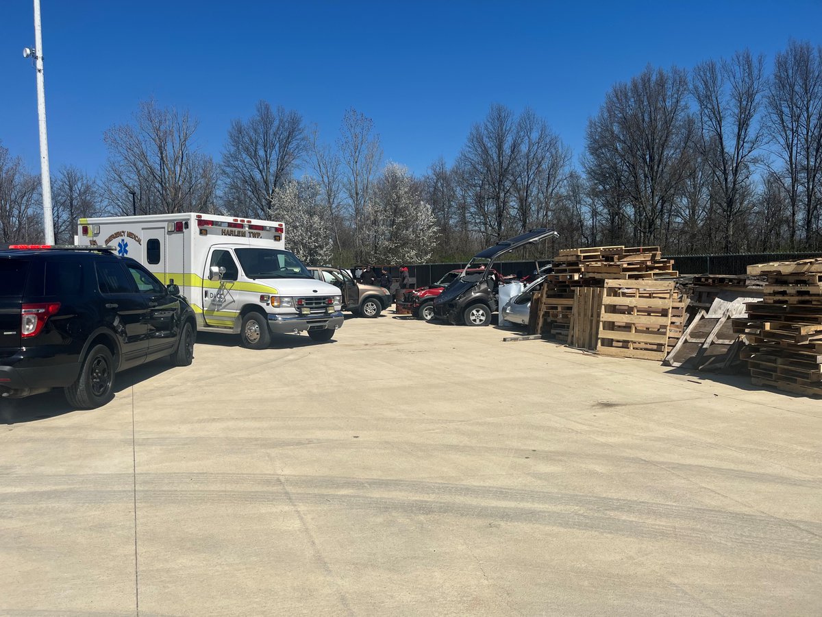 DelawareAreaCC's tweet photo. Criminal Justice and Fire Service students collaborated in a simulated crash scene training on Tuesday. Injured victims, an OVI driver, and real-time response tactics made for powerful hands-on learning. #DACCPride https://t.co/C6e2bHiO8i