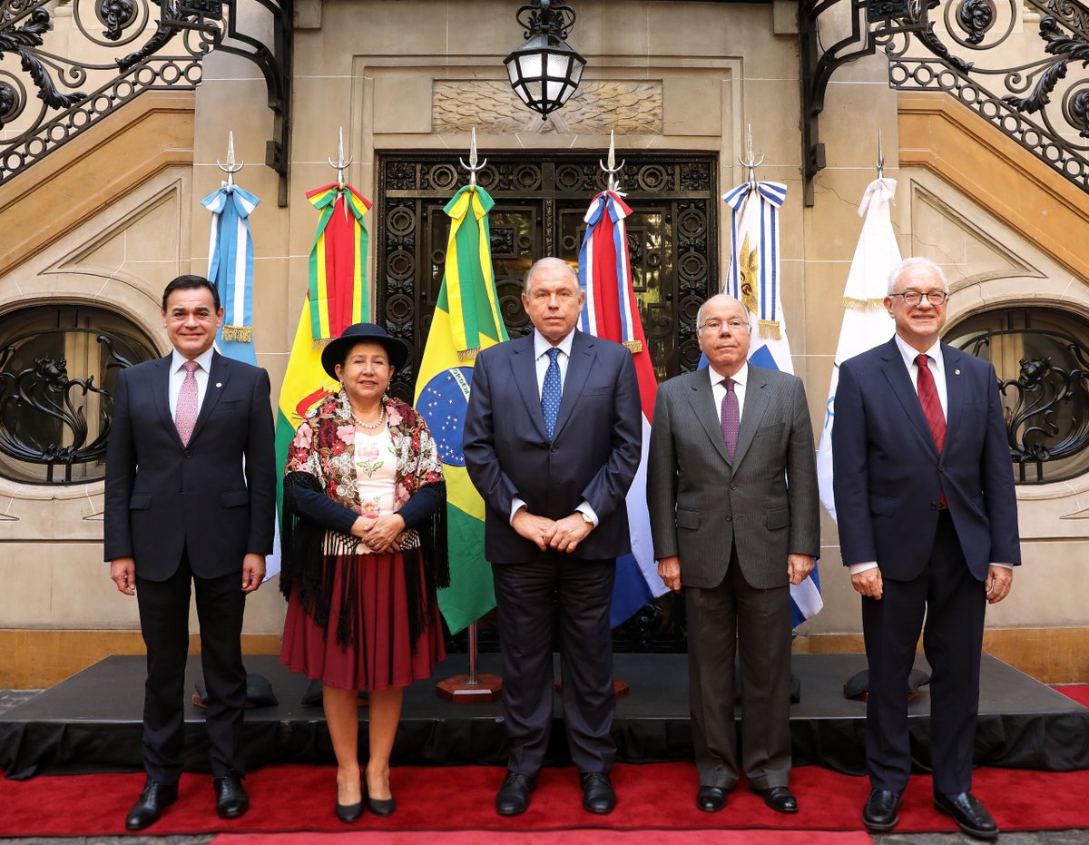 Comunicado conjunto de Cancilleres del Mercosur

📎cancilleria.gob.ar/es/actualidad/…