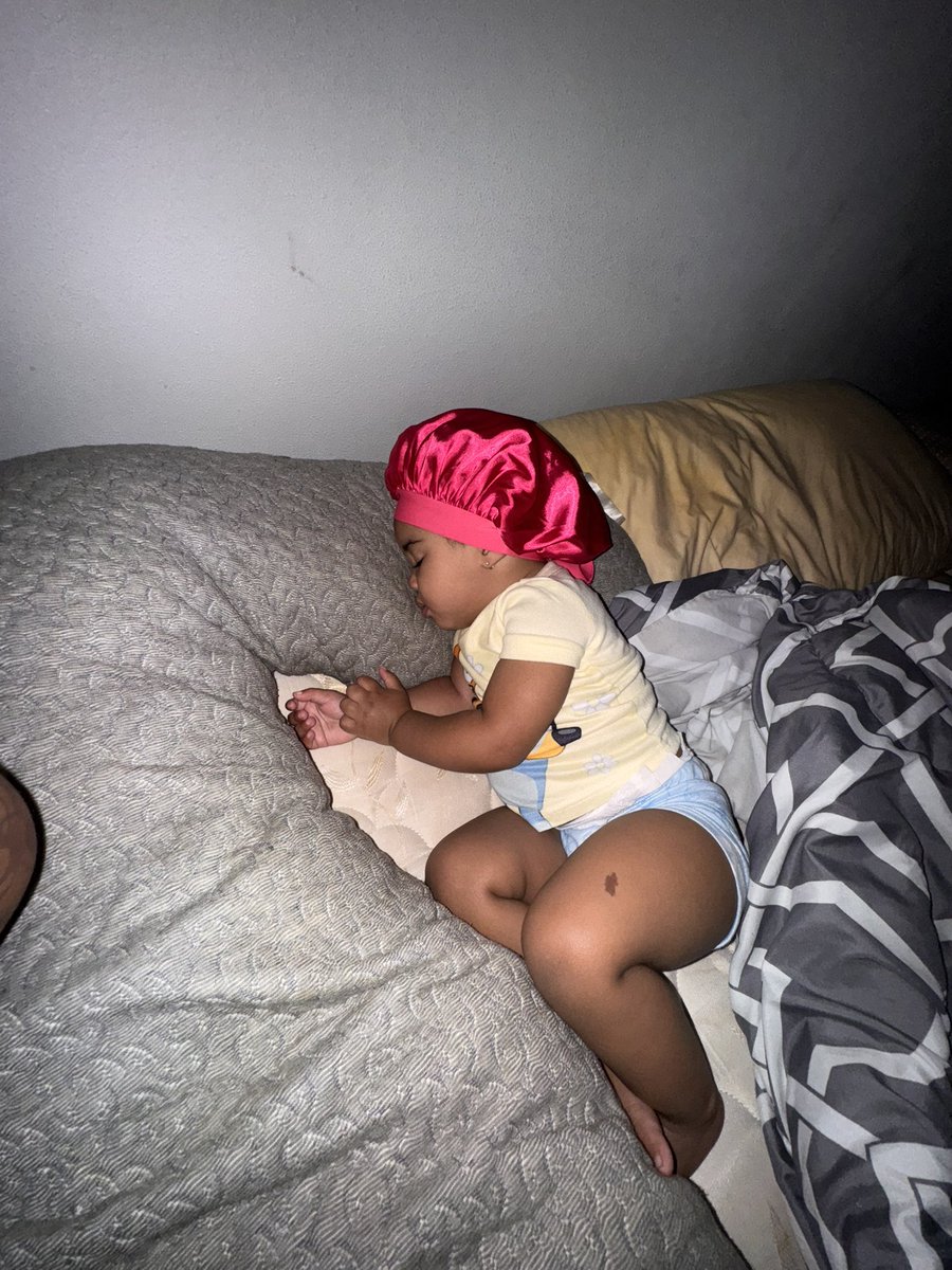 tweetsbybee's tweet photo. lil dumpy dump of my lil gremlin😈 https://t.co/LYX1eCKApx