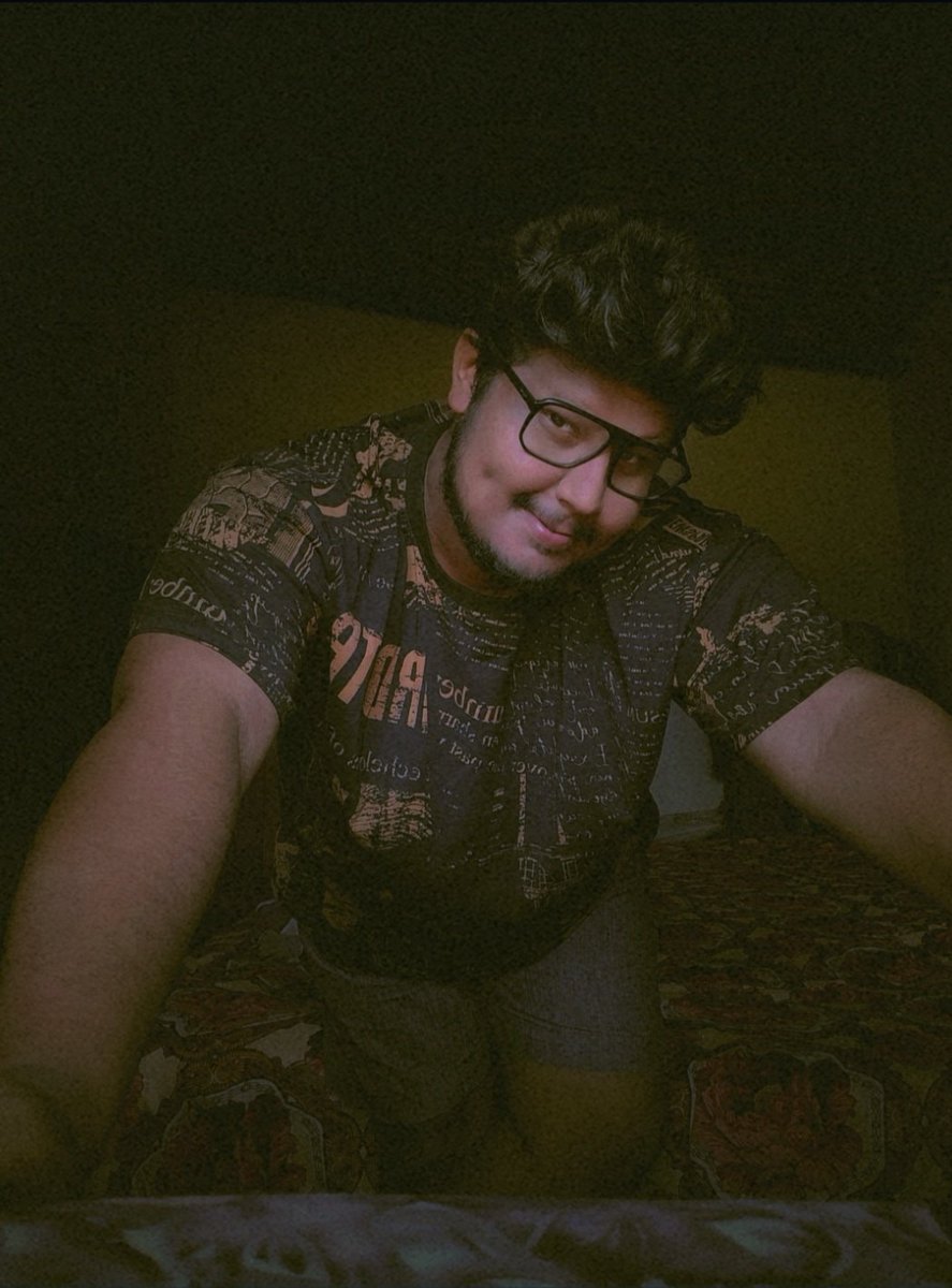 Sugarplum__02's tweet photo. Bored! 😬😬😬

#cuteness #desichub #Chubb #Chubby #desi #desiguy #desigay #PandaGang #dimple https://t.co/uh3Jf5f2BP
