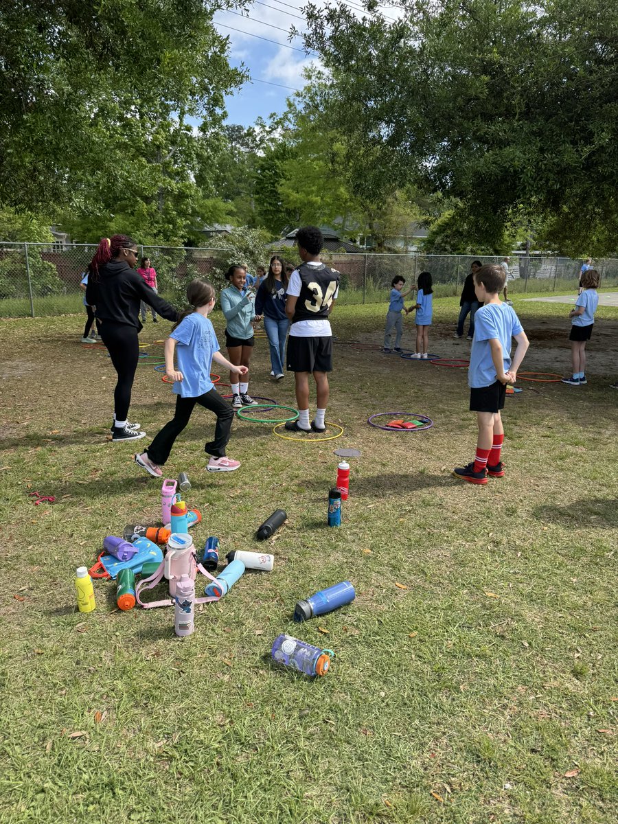 GCGatorFootball's tweet photo. We appreciate @HoweHallAIMS letting us participate in Field Day. 
#WhoHadMoreFun https://t.co/aAs4IgzcLJ