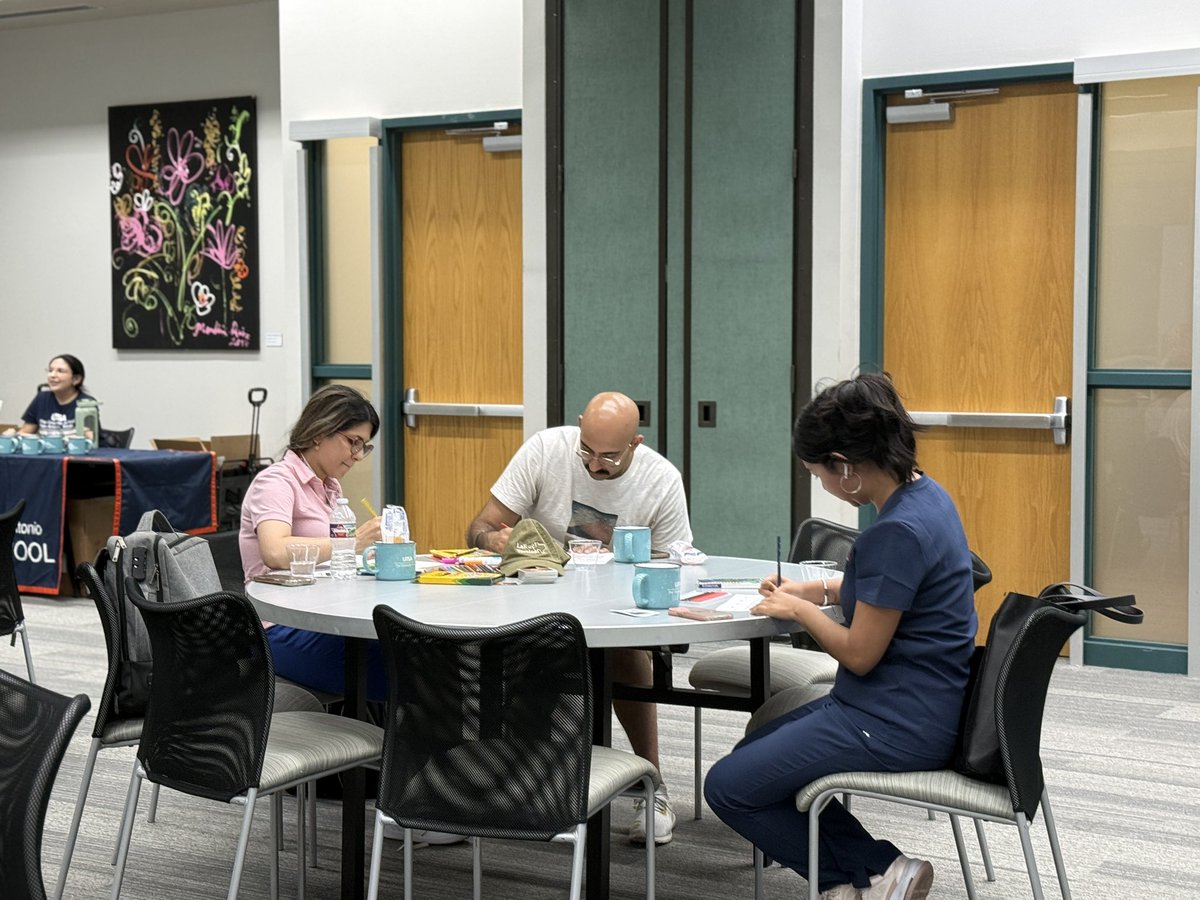 UTSAGradSchool's tweet photo. We had a wonderful time celebrating Graduate Student Appreciation Week with you at our Downtown Campus Paletas and Pastries event! Thank you for joining us to network and enjoy some well-deserved treats. 🥮 #utsagradschool #GSAW https://t.co/bbK7DkKJHi