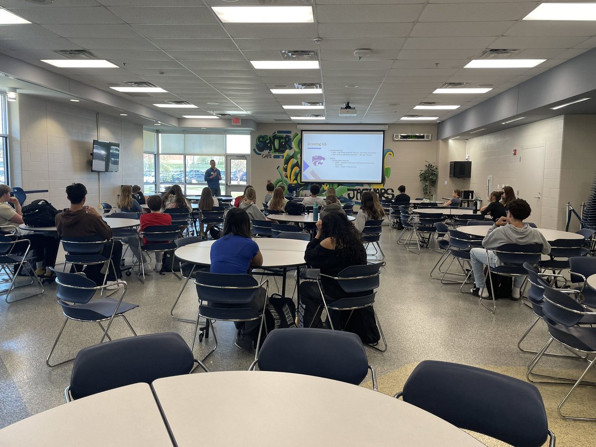 NicJ_Porter's tweet photo. Another Real-World Learning experience! Students getting to hear about careers and advice on steps to take to find your passion and career you’re looking for! @USD_232 @mvjaguars @RWL_KC https://t.co/8xqlCRrqMP