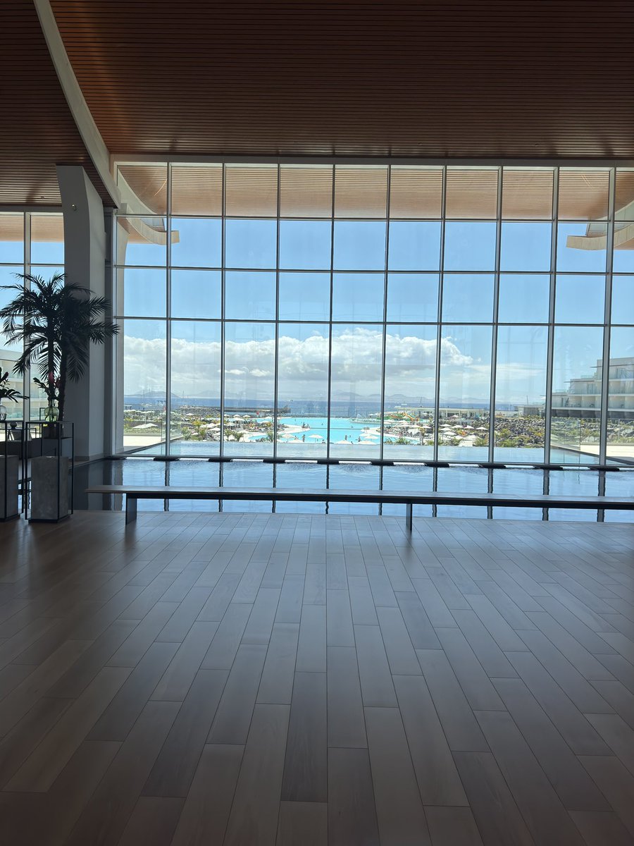 SJ (@jslivingg) on Twitter photo 