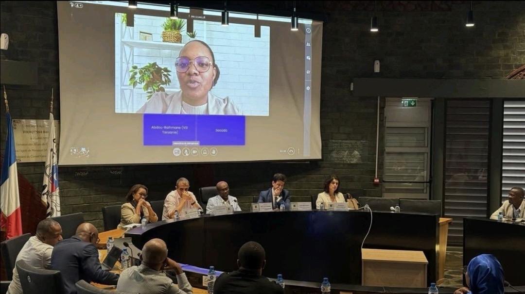 FVolontaires's tweet photo. Déplacement fructueux à Mayotte pour notre DG @DelaunayYannFV !
FV se félicite de la ✍️ d’une convention avec le département de Mayotte qui traduit l'implication croissante des collectivités territoriales en faveur des jeunesses, des mobilités et de la solidarité internationale🤝 https://t.co/YwVPZiyvcs
