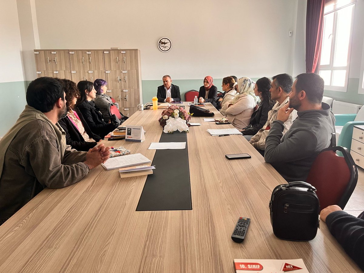 DEPREM BÖLGESİNDE NORM KADRO FAZLASI ÖĞRETMENLERİN BİTMEYEN ÇİLESİ
4 ay önce norm kadro fazlası olmuşlardı.Bazıları isteyerek bazıları da Resen başka bir okula veya başka bir ilçeye gitmek zorunda kalmışlardı. Şimdi bu arkadaşlarımızdan bir kısmı yine norm kadro fazlası