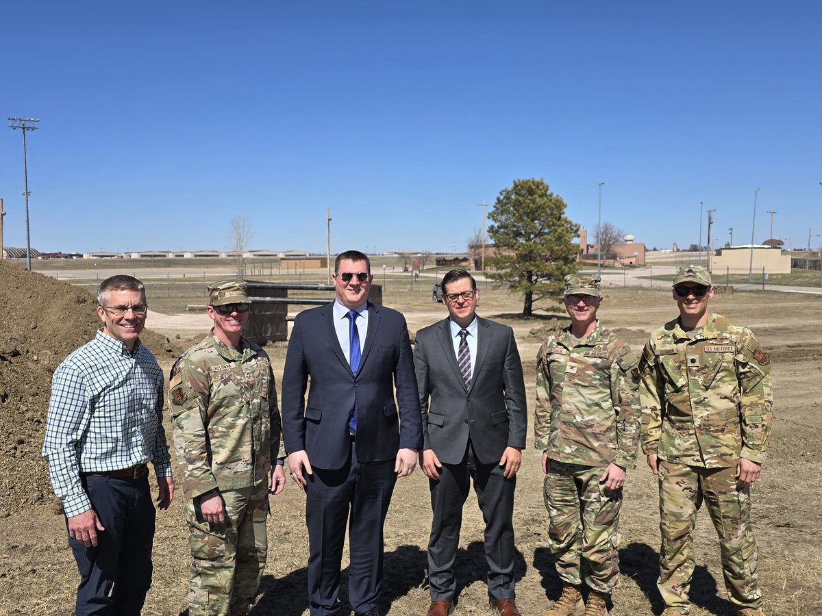 President Tande joined <a href="/NDIAToday/">NDIA</a> Northern Tier’s Matt Dunlevy and Ellsworth leaders for a tour of the Air Force Base.  Mines is proud to partner with Ellsworth and the <a href="/DeptofDefense/">Department of Defense 🇺🇸</a> on research and workforce development.

#SouthDakotaMines #HardrockerProud #HardrockerStrong