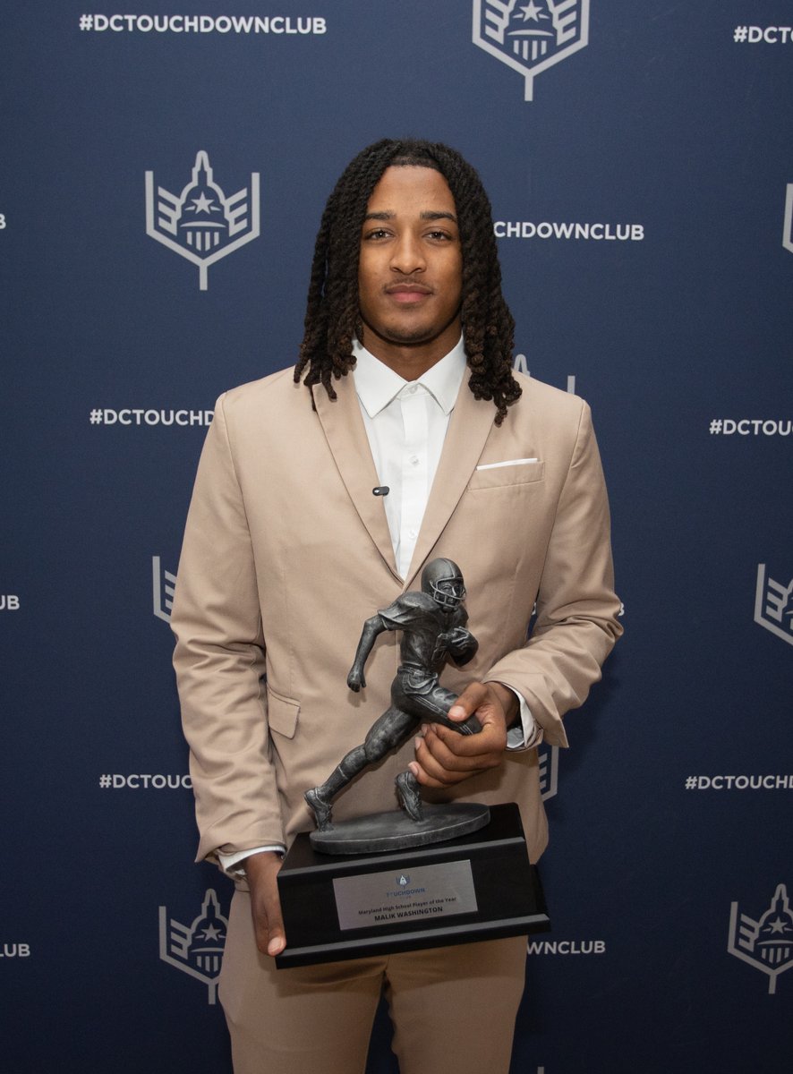 TerpsFootball's tweet photo. Congrats to @malikw2025 , Maryland High School Player of the Year❗️
Honored last night at the @DCTouchdownClub Awards. https://t.co/DyhEJgwHoV