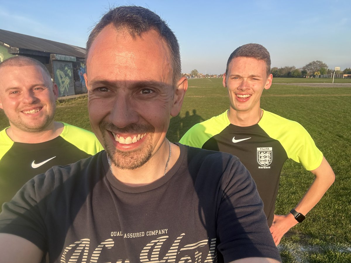 Wiggie19871's tweet photo. MD -1 Completed ready for game day tomorrow thanks to @JordanHarris92 and @08CharlieParkes for joining. @EssexReferees @FARefereeing https://t.co/bLYlqWbJrO