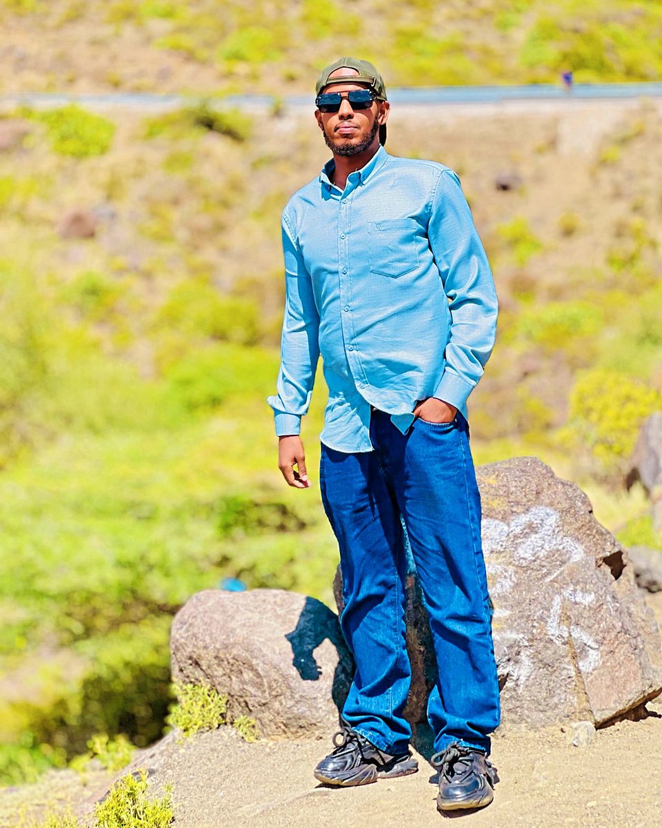 SaeedAbdikariim's tweet photo. Somaliland the most strategic and beautiful country in East Africa.
Deegan qurxoon Hudisaa ah
Nin alle ku beeraa faan leh
Somaliland baa saasa.
#Somaliland
#Hudisa
#Shiikh https://t.co/funT0kh6KX