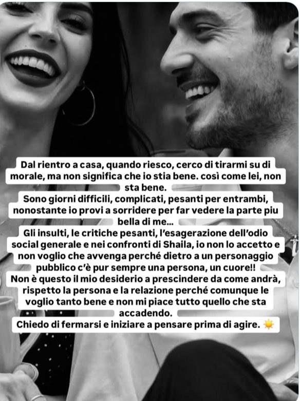 bi_lol1's tweet photo. IL ‘TI VOGLIO BENE’
CHE VALE PIÙ DI TUTTO

PIÙ DI OGNI ‘TI AMO’

PIÙ DI OGNI ‘TI PENSO’

PIÙ DI OGNI ‘TI PERDONO’

LORENZO SEI SPECIALE❤️
#shailenzo https://t.co/S2cNQgVUpi