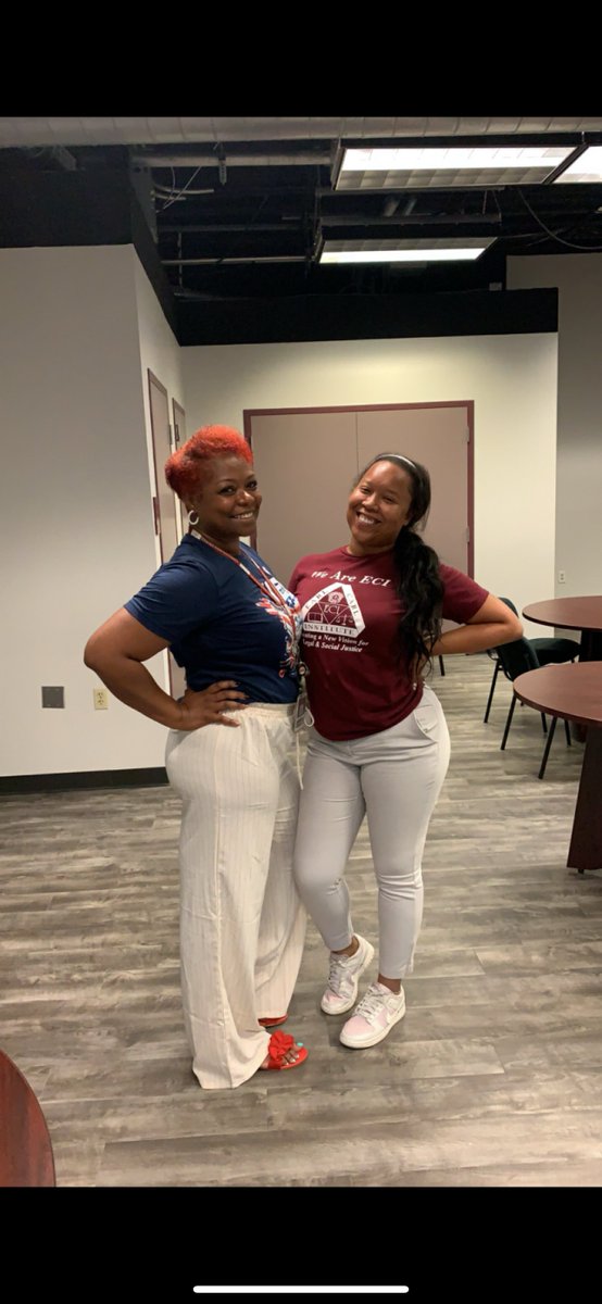 EarlCarlInc's tweet photo. Happy Friday from ECI! We end our week full of smiles and meaningful work! https://t.co/89b29dMsDt