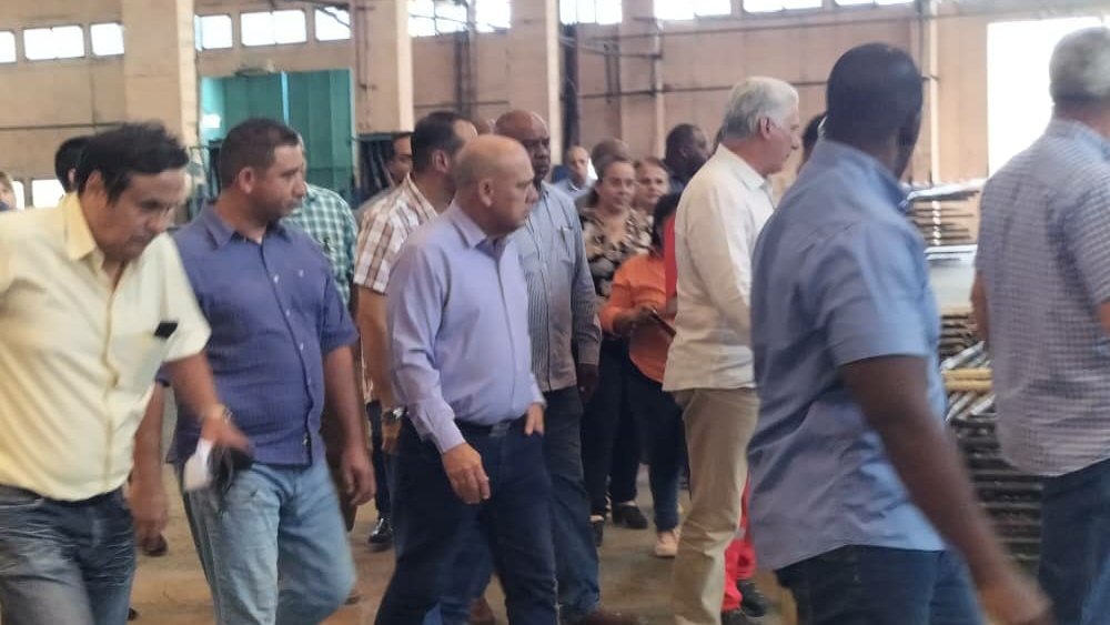 En #Cuba se trabaja con tesón para recuperar el Sistema Electroenergético Nacional. Hoy  intercambiamos en Marianao con un colectivo imprescindible para la reparación de las calderas de las termoeléctricas del país. #UnidosXCuba venceremos