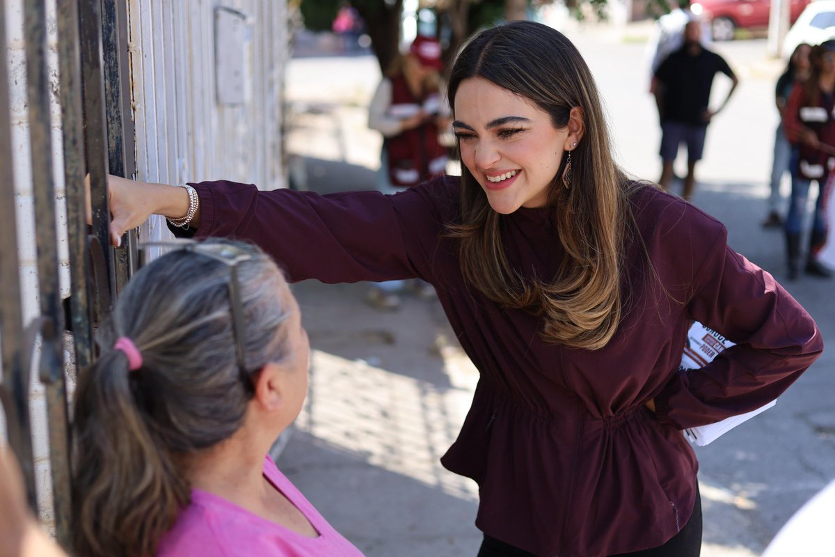 AndreaChavezTre's tweet photo. Con las botas bien puestas, regresamos a la Colonia Mármol I en Chihuahua, para compartir con las y los vecinos los avances de la Cuarta Transformación.

Además, aprovechando el pronunciamiento del TEPJF, animamos a todos a participar este 1 de junio en la elección judicial. https://t.co/gqXKUglPOx