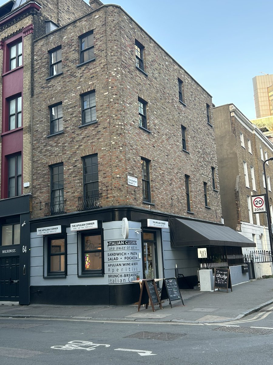 ChloeAllannah98's tweet image. Having a drink at “Luigi’s” 🥃 

#AshesToAshes